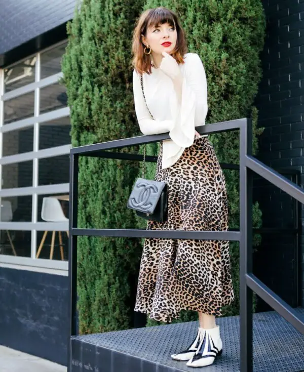 3-puff-sleeved-blouse-with-leopard-print-skirt