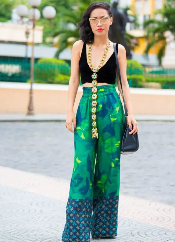 3-statement-long-necklace-with-eccentric-outfit