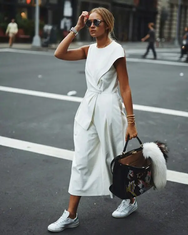 3-white-dress-with-sneakers-and-quirky-bag