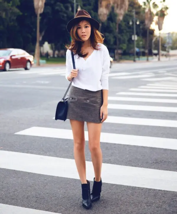 3-white-top-with-skirt-and-ankle-boots