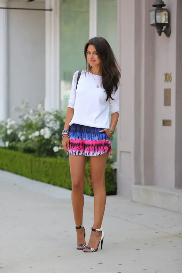 4-abstract-print-shorts-with-chic-top