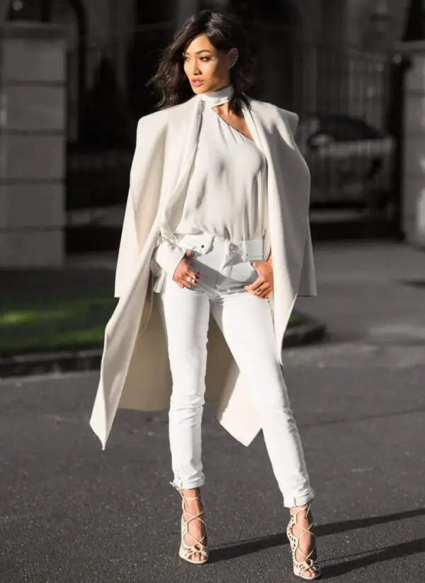 4-all-white-outfit-with-lightweight-coat