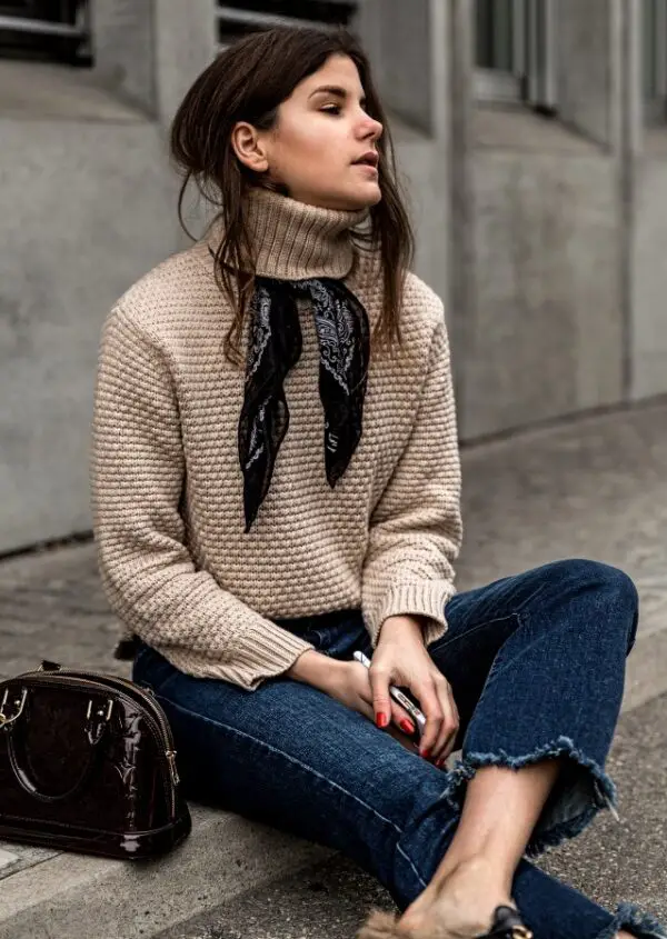 4-bandana-scarf-with-cozy-sweater-and-jeans
