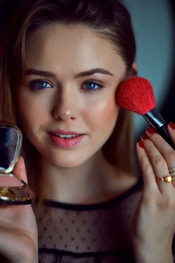 4-blush-on-makeup-tricks