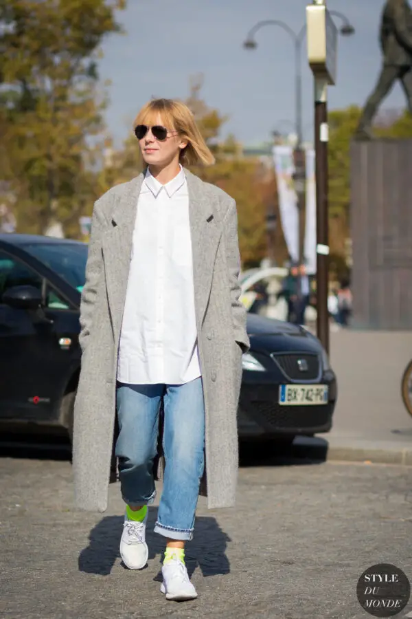 4-boyfriend-jeans-with-button-down-shirt-and-coat