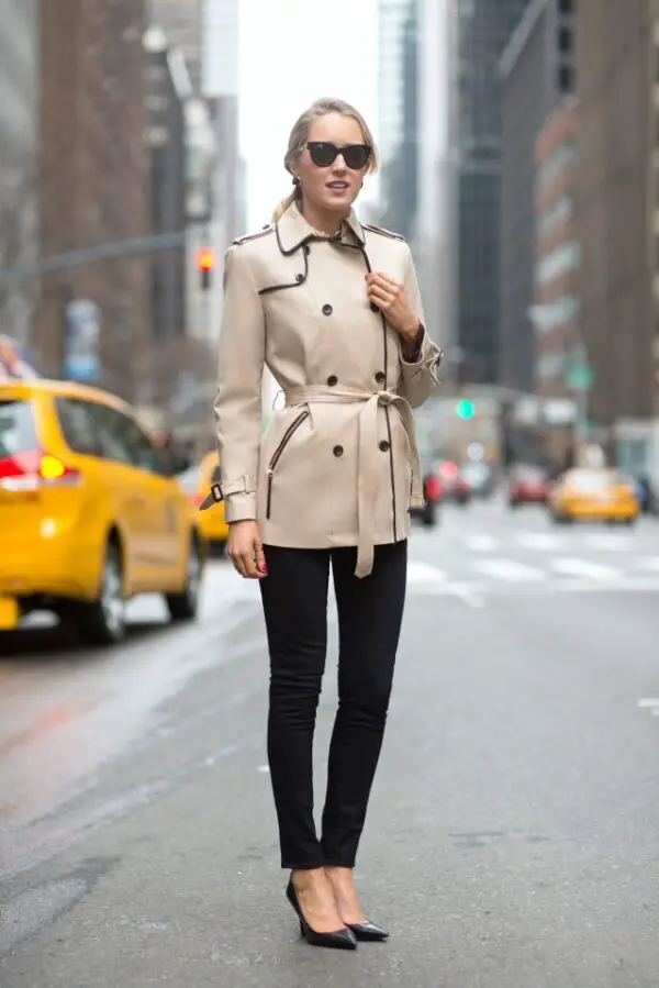 4-camel-trench-with-skinny-pants-and-classic-pumps