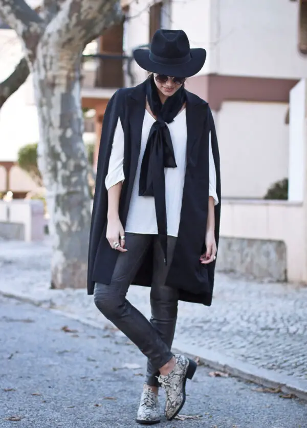 4-cape-with-fur-skinny-scarf-and-casual-outfit