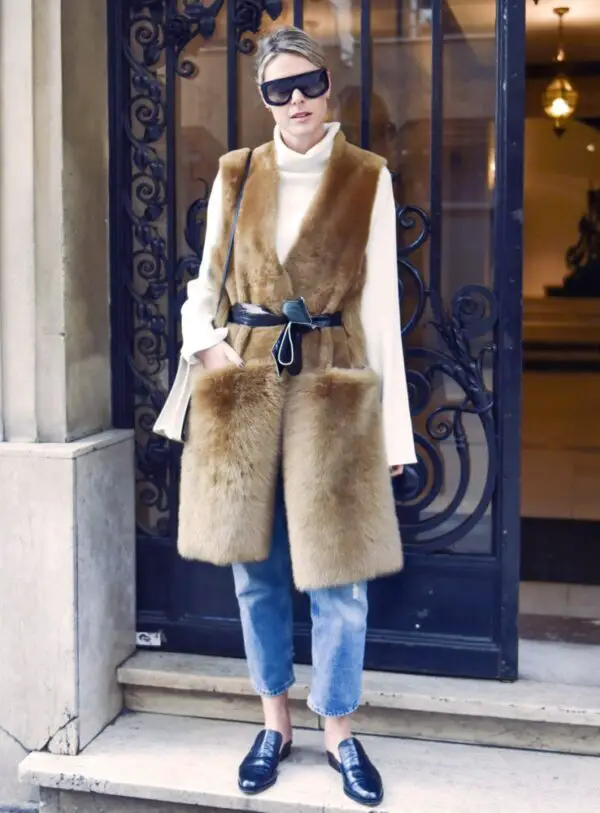 4-casual-outfit-with-fur-vest