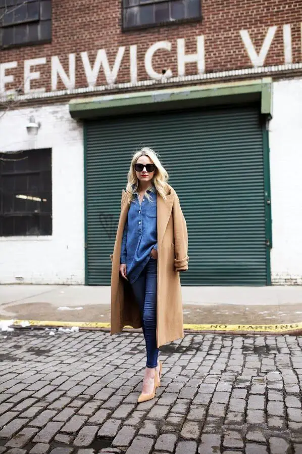4-chic-camel-coat-and-suede-pumps-with-denim-on-denim-outfit