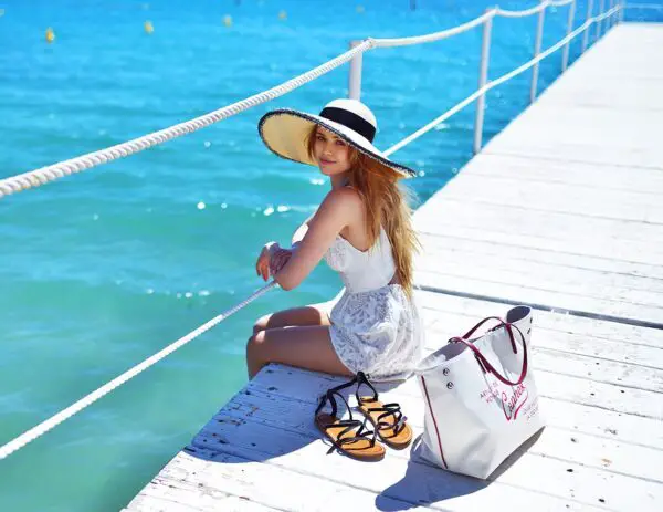 4-chic-white-dress-with-sun-hat