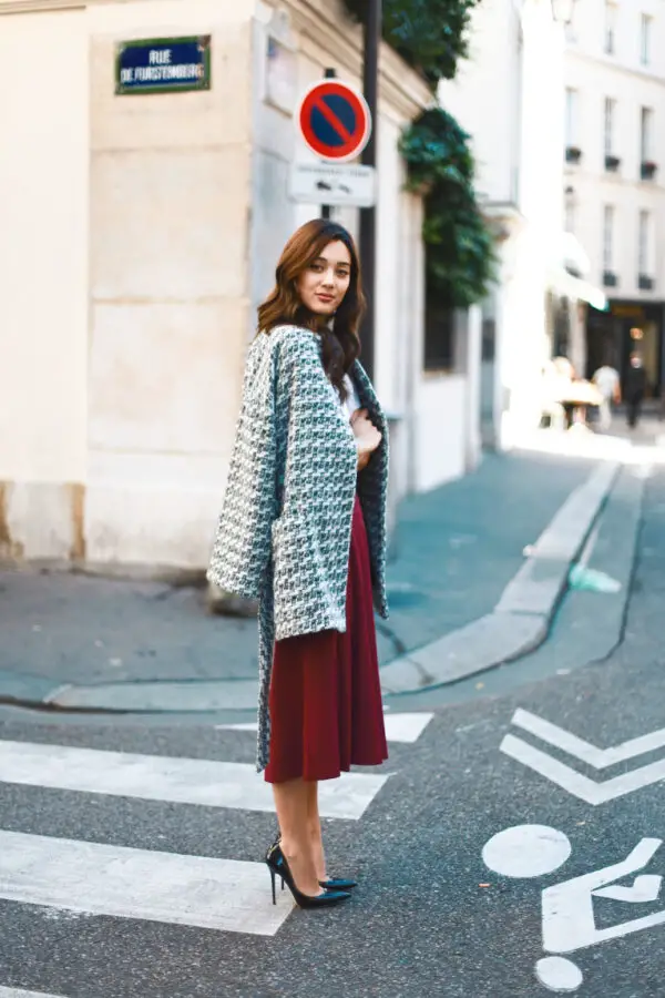 4-classic-outfit-with-tweed-coat