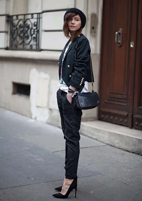 4-classic-pumps-with-cuffed-jeans-and-sailor-blazer