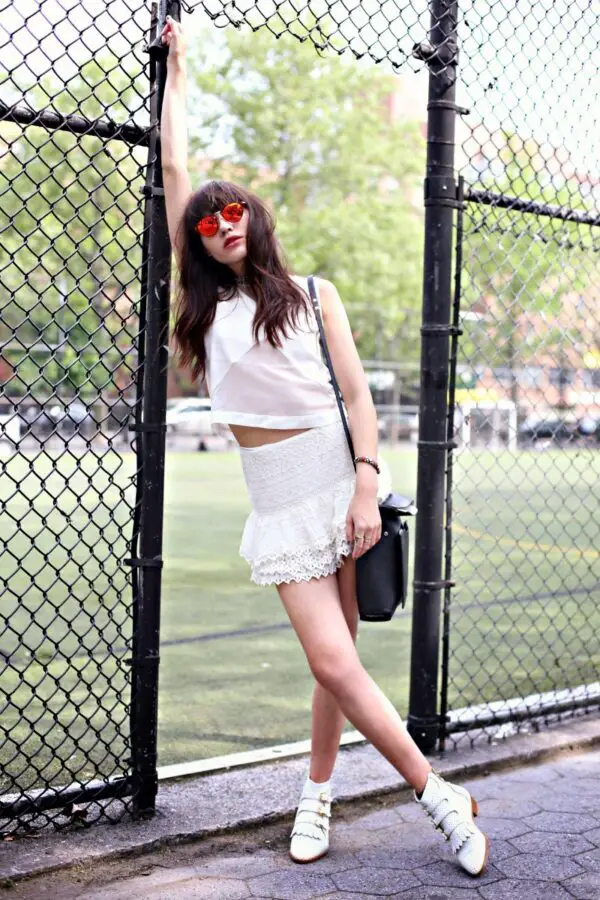 4-crochet-skirt-with-crop-top-and-vintage-boots