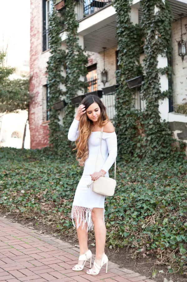 4-fringed-white-dress-with-chic-sandals