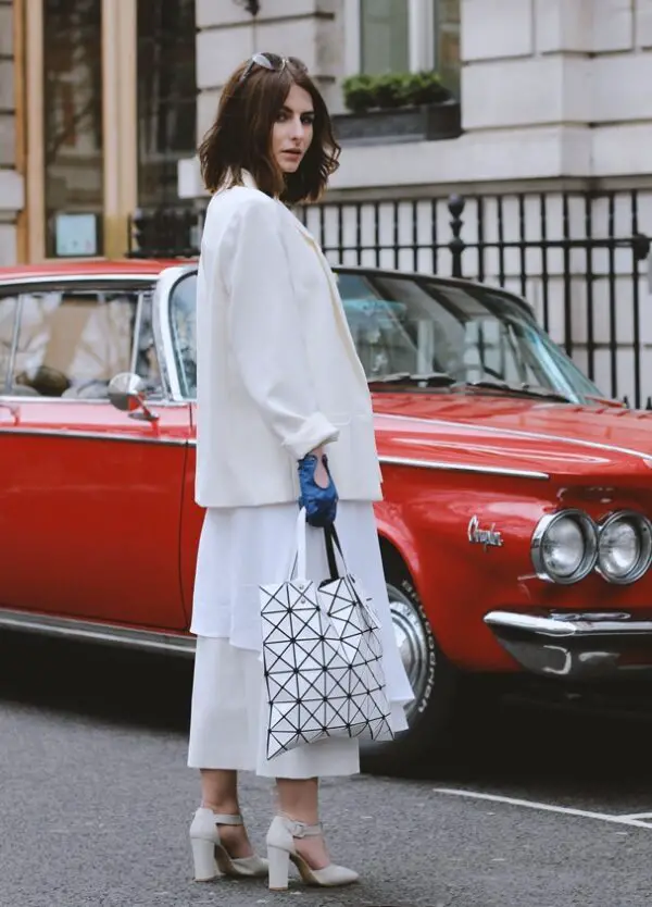 4-geometric-inspired-bag-with-all-white-outfit