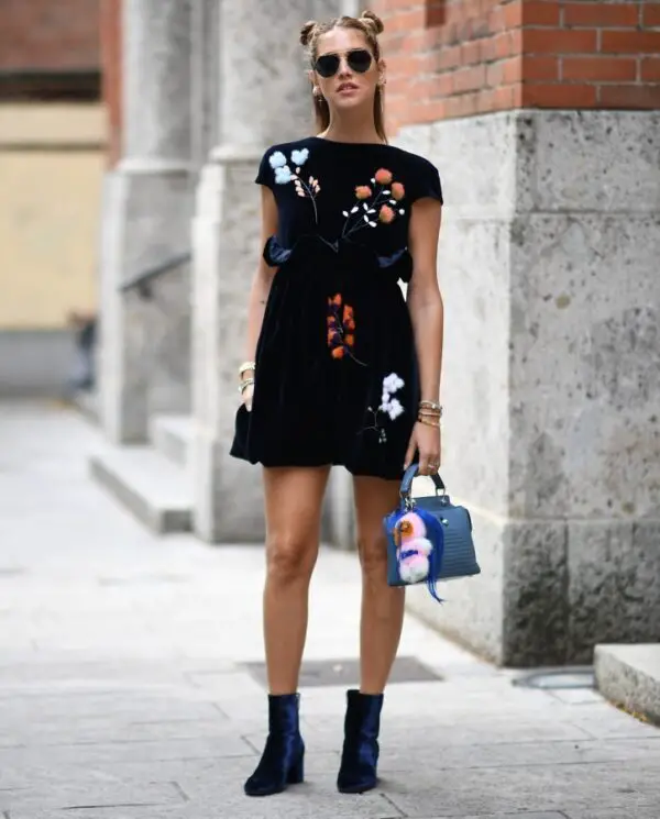 4-graphic-print-velvet-dress-with-boots