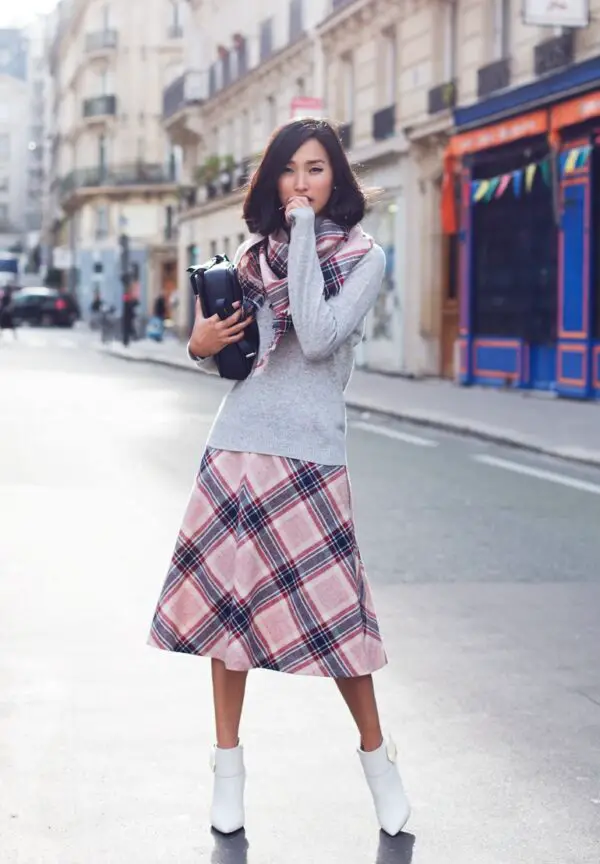 4-knitted-sweater-with-checkered-scarf-and-skirt