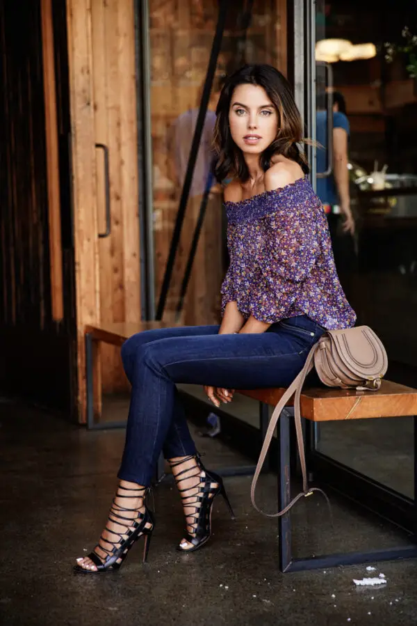 4-off-shouder-top-with-skinny-jeans-and-lace-up-sandals