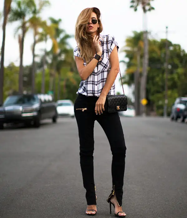 4-plaid-blouse-with-skinny-jeans