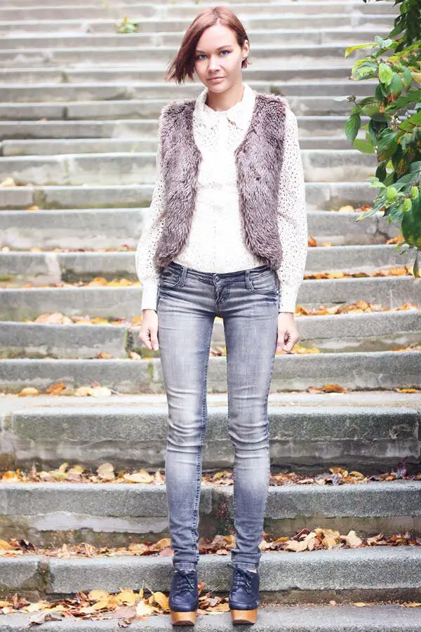 4-preppy-blouse-with-skinny-jeans-and-fur-vest