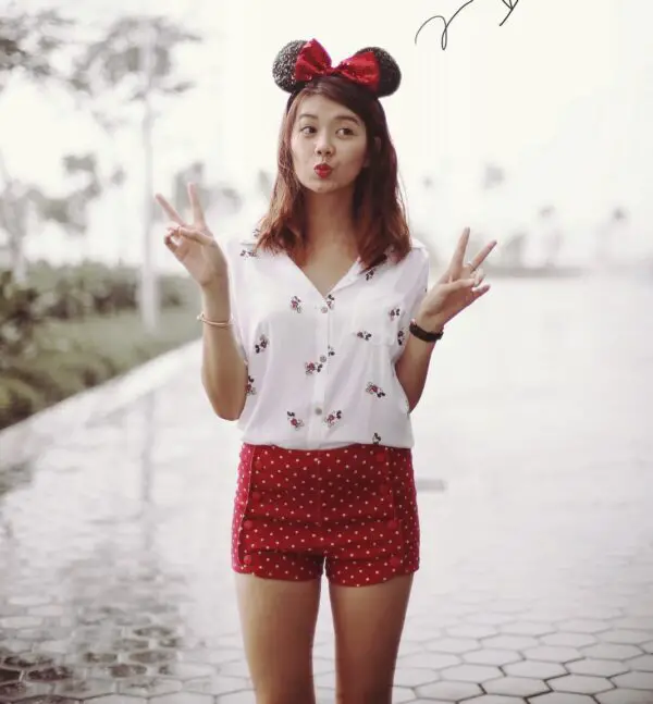 4-quirky-print-outfit-with-mickey-mouse-headband