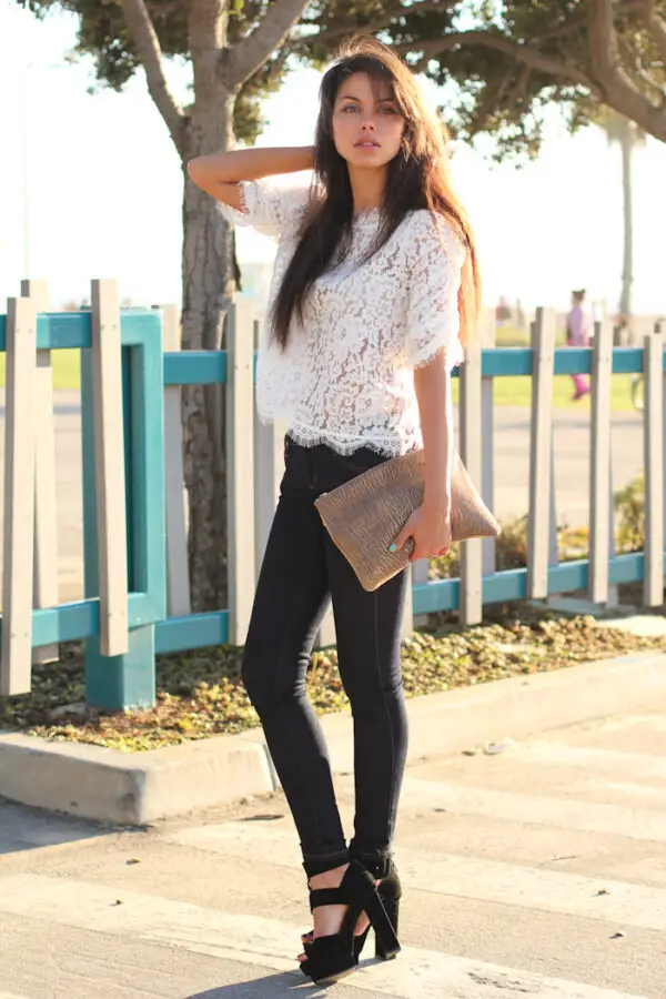 4-skinny-jeans-and-lace-top-with-block-heeled-sandals