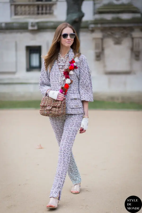 4-tweed-outfit-with-quirky-bag