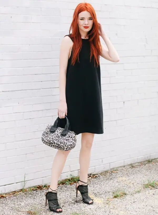 4-vintage-black-shift-dress-with-trendy-mules-2