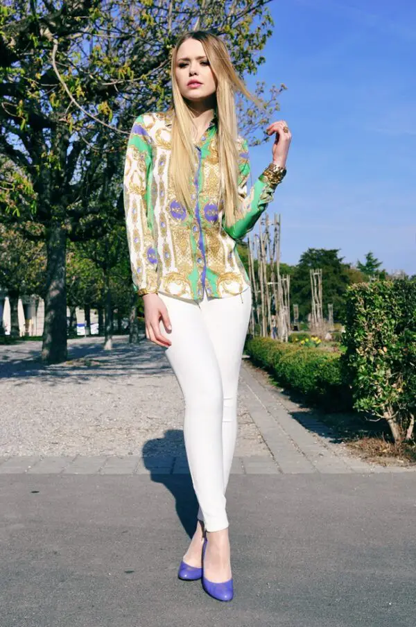 4-white-skinny-jeans-with-printed-blouse