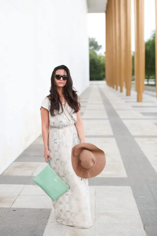 5-camel-hat-with-maxi-dress