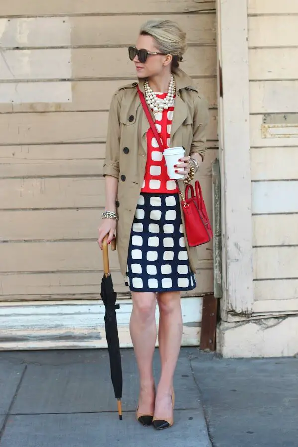 5-checkered-outfit-with-trench-coat