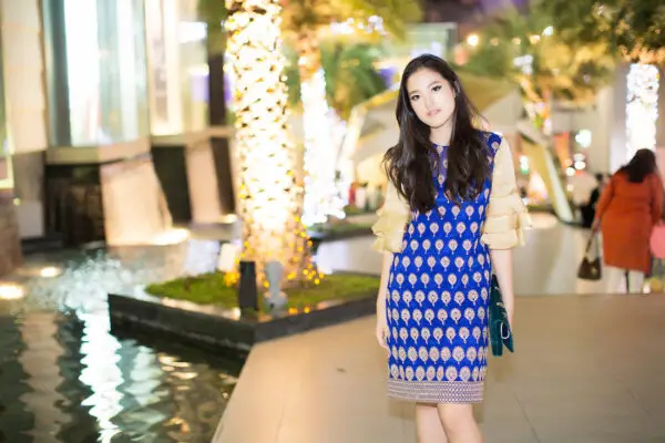 5-elegant-royal-blue-dress