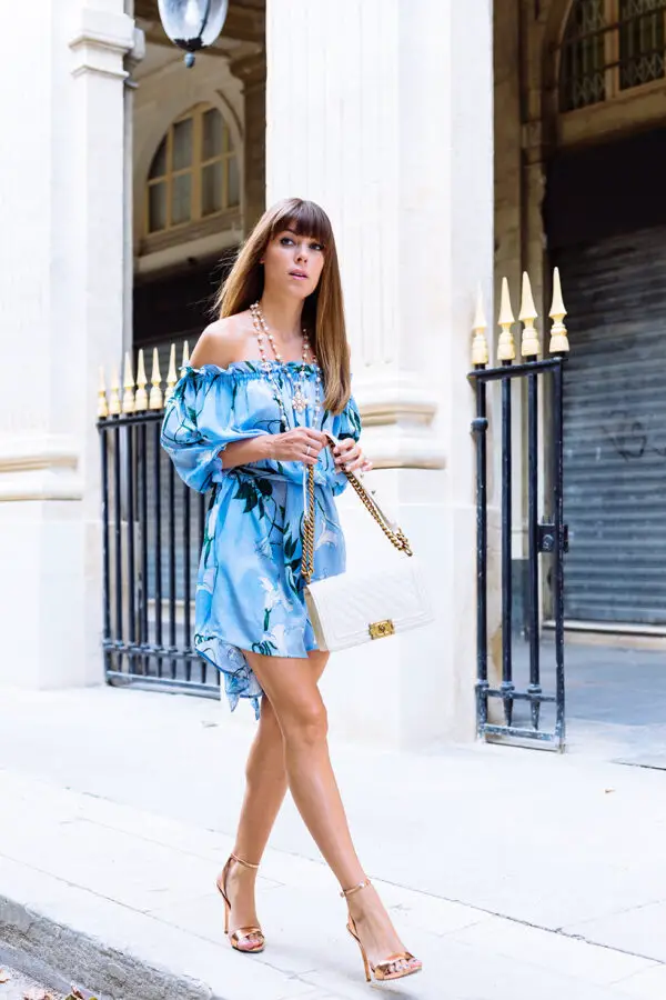 5-flirty-blue-dress-with-white-structured-bag