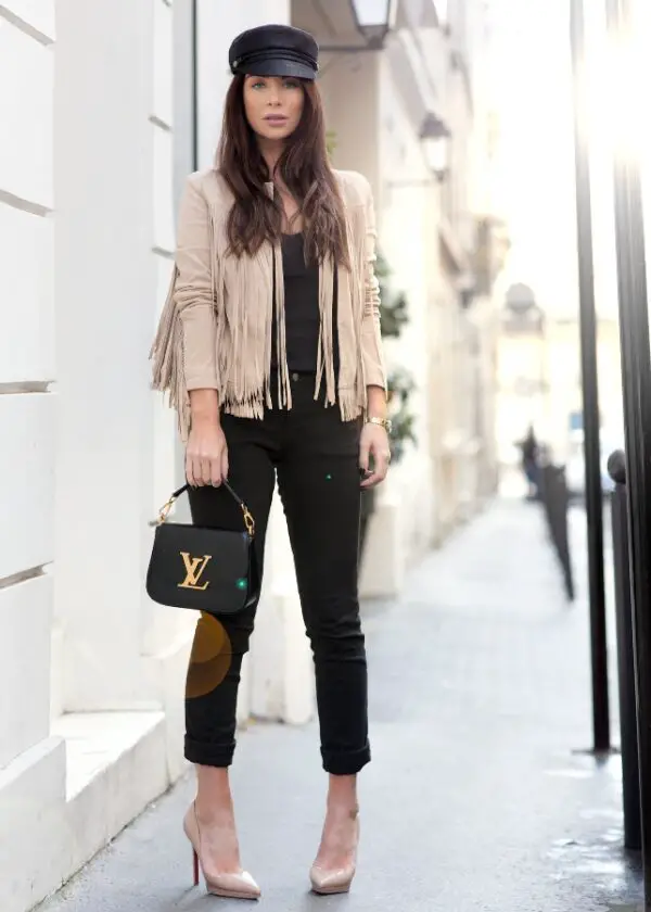 5-fringed-jacket-with-all-black-outfit-and-louis-vuitton-designer-bag