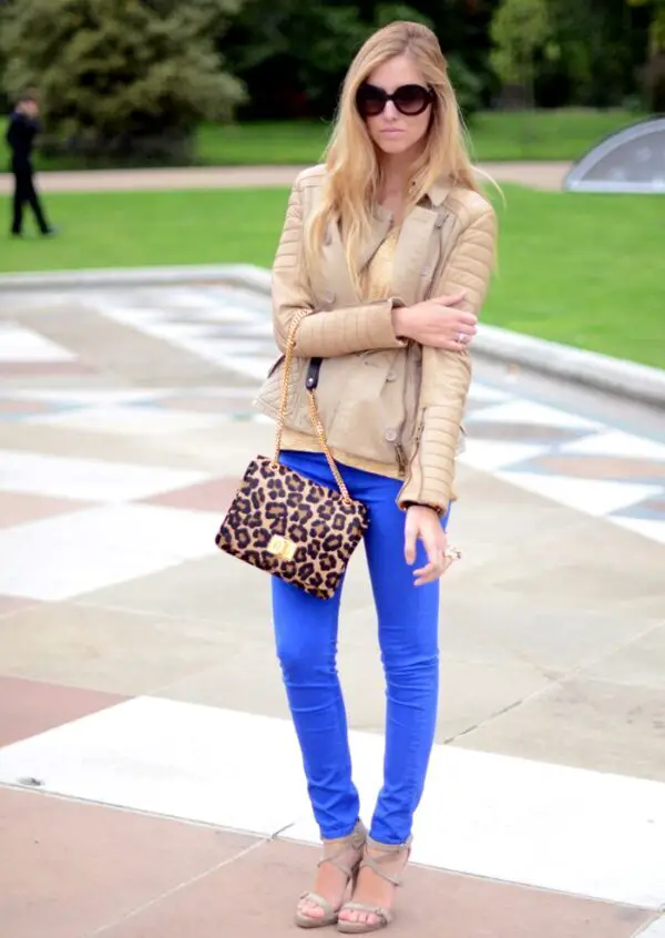 5-leopard-bag-and-colored-jeans-with-neutral-top