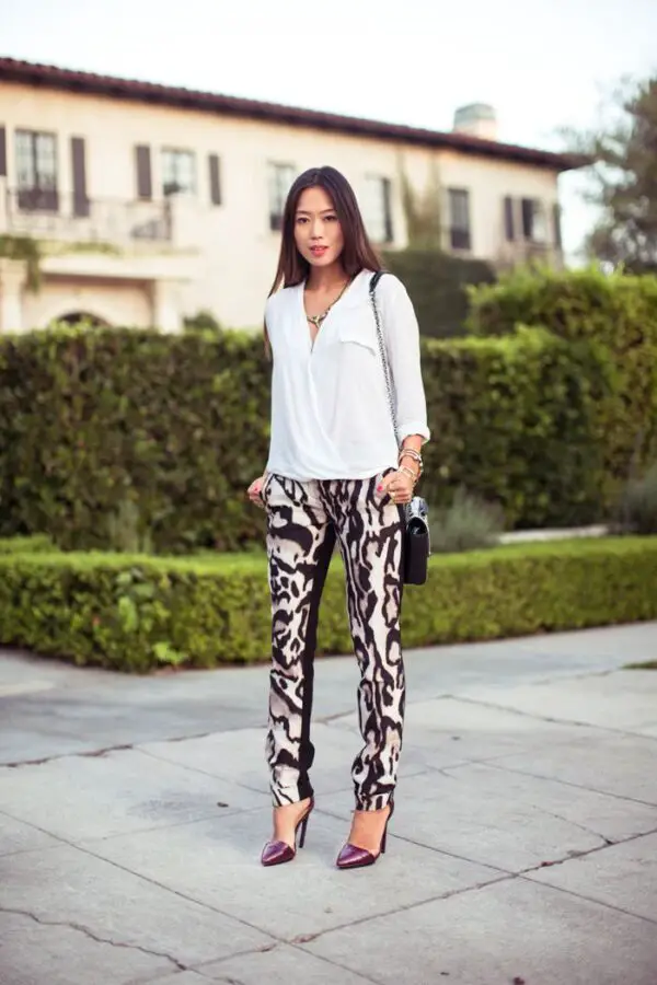 5-paneled-print-pants-with-white-top