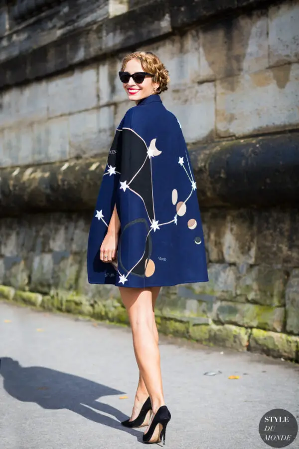 5-printed-cape-with-black-pumps
