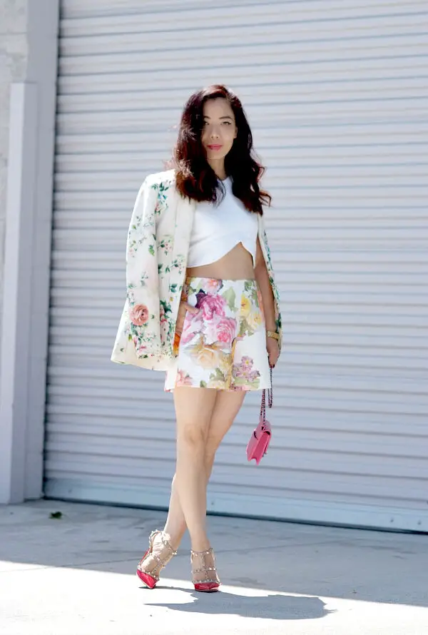 5-printed-skirt-with-blazer-and-white-crop-top