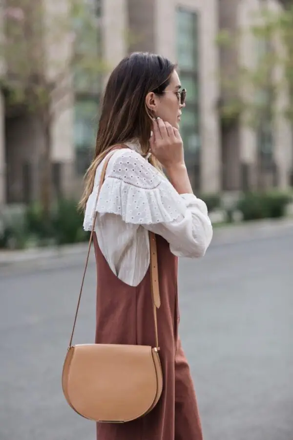 5-saddle-bag-with-traditional-outfit-2
