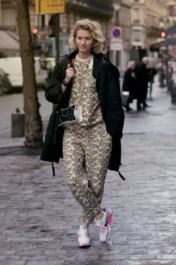 5-sneakers-with-animal-print-outfit