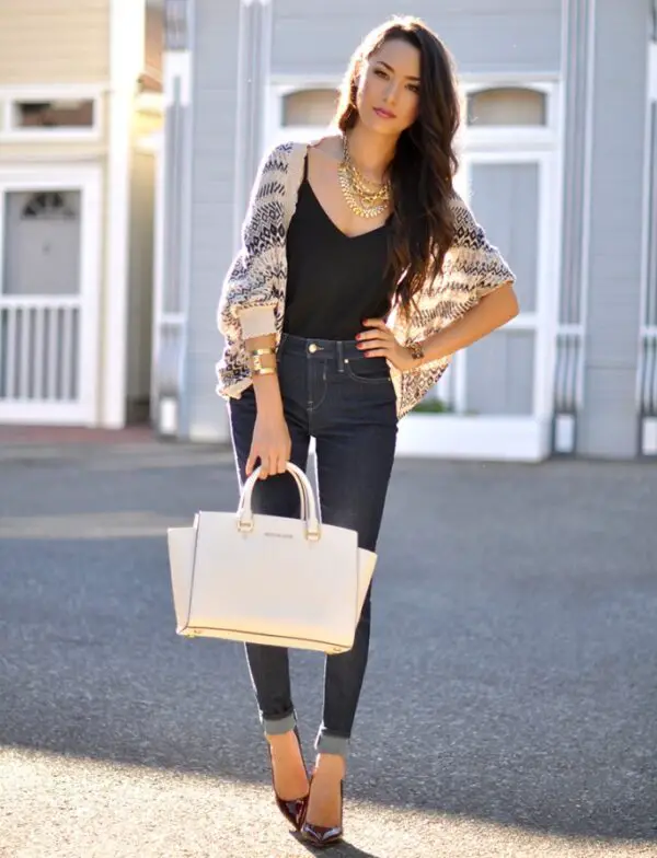 5-tank-top-with-gold-necklace-and-jeans-1