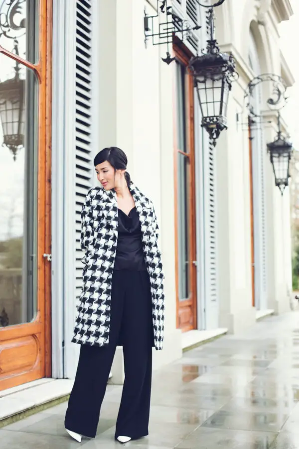 6-checkered-coat-with-black-outfit