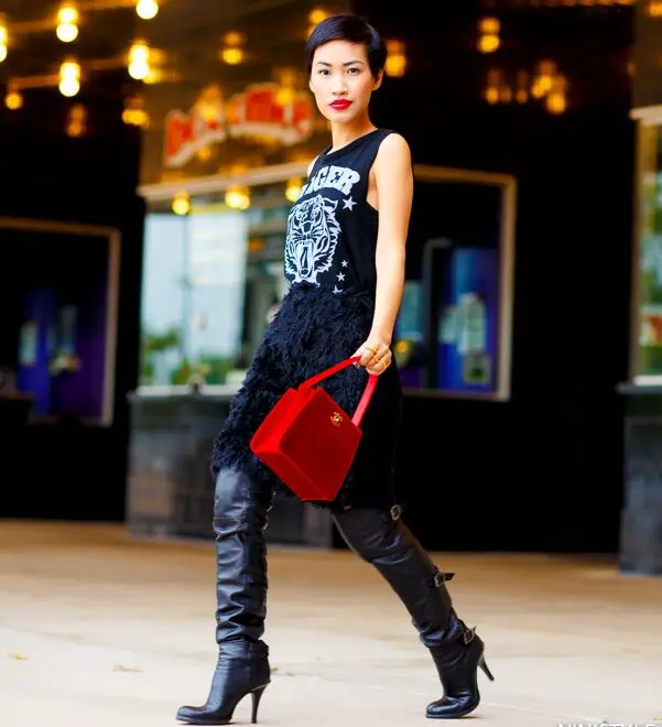 6-graphic-top-woth-over-the-knee-boots