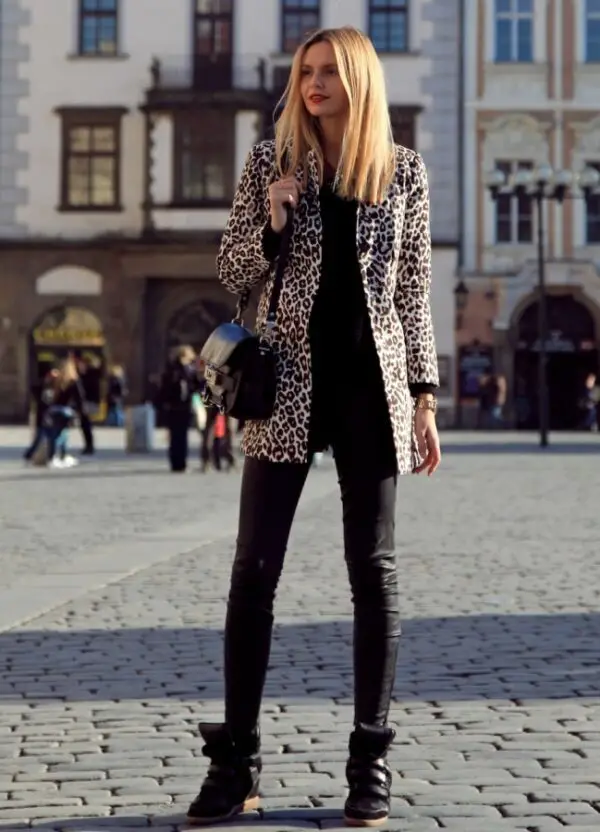 6-leopard-print-coat-with-all-black-outfit
