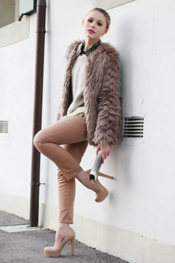 7-faux-fur-coat-with-neutral-outfit