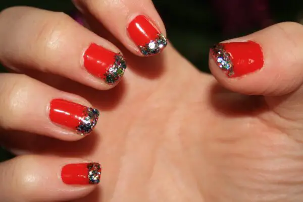 red-nails-with-glitter-tips4