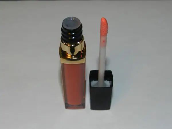 revlon-super-lustrous-lip-gloss-in-coral-reef-review