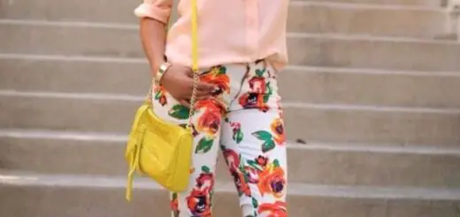 bright-and-vibrant-outfit-with-printed-floral-pants