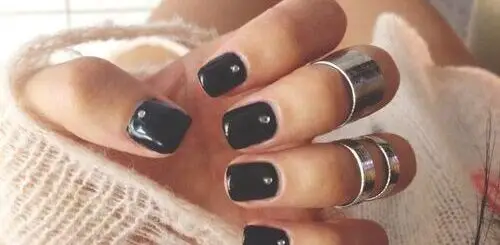 cute-black-nails