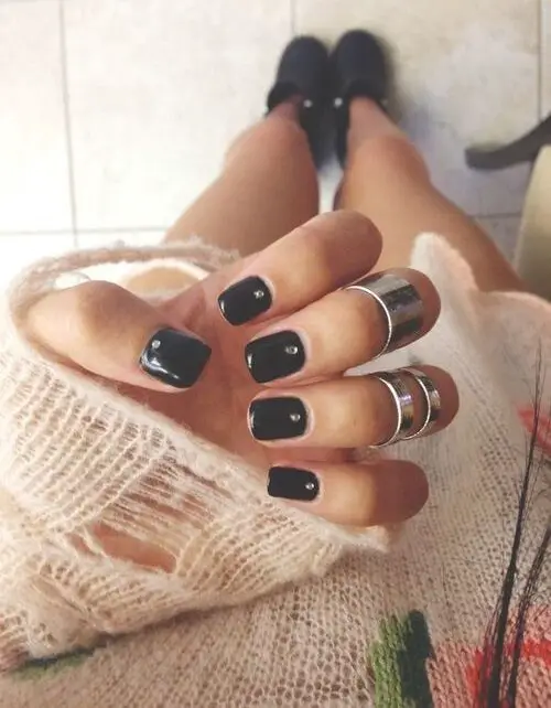 cute-black-nails